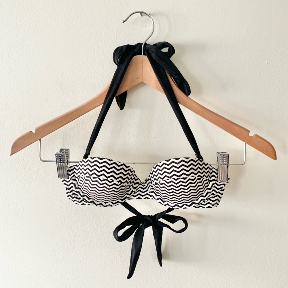 NEW Topshop Zig-Zag Print Bikini Top